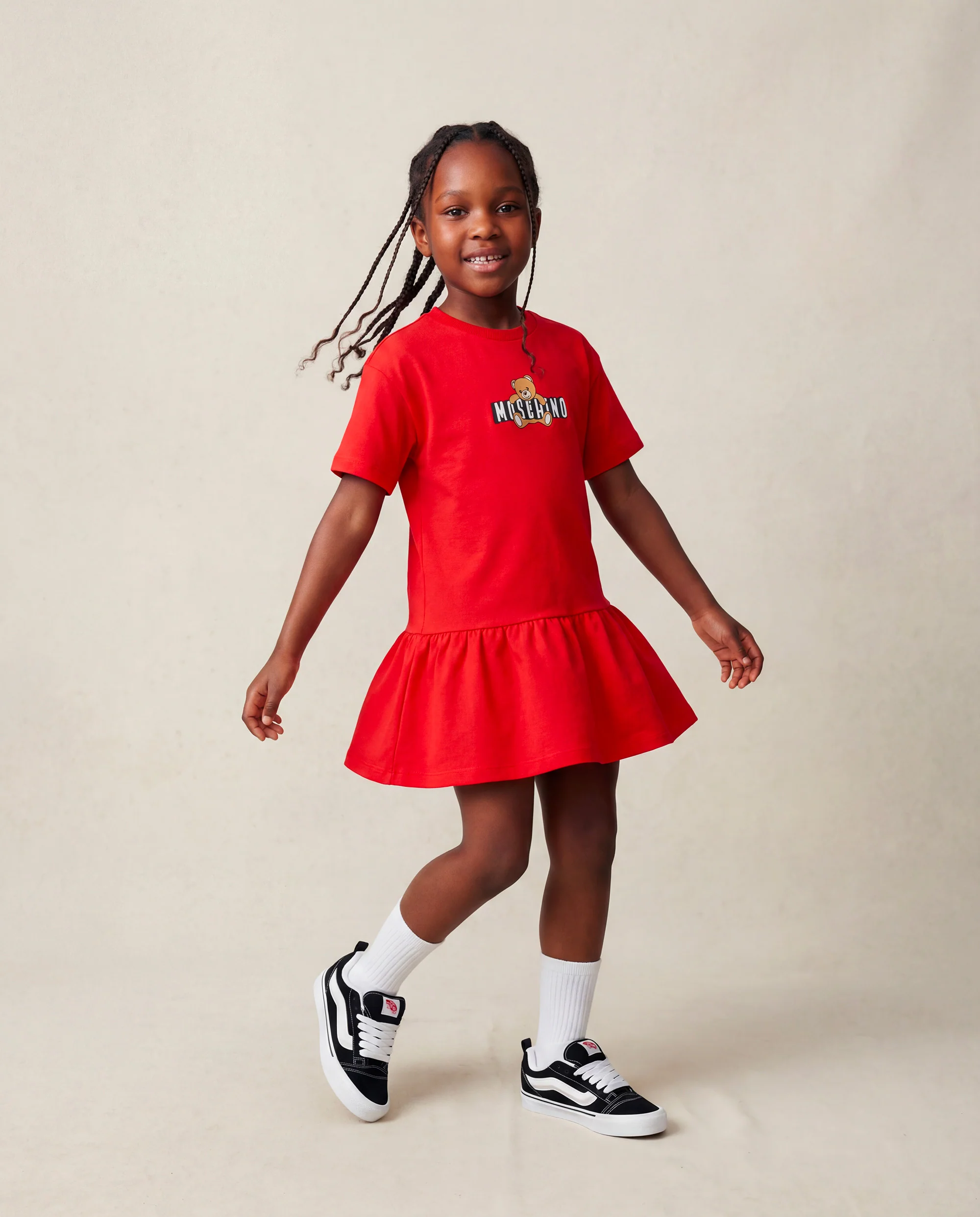 Moschino Kids Abito Rosso con Gonna Rouches e Logo Teddy Bear per Bambine