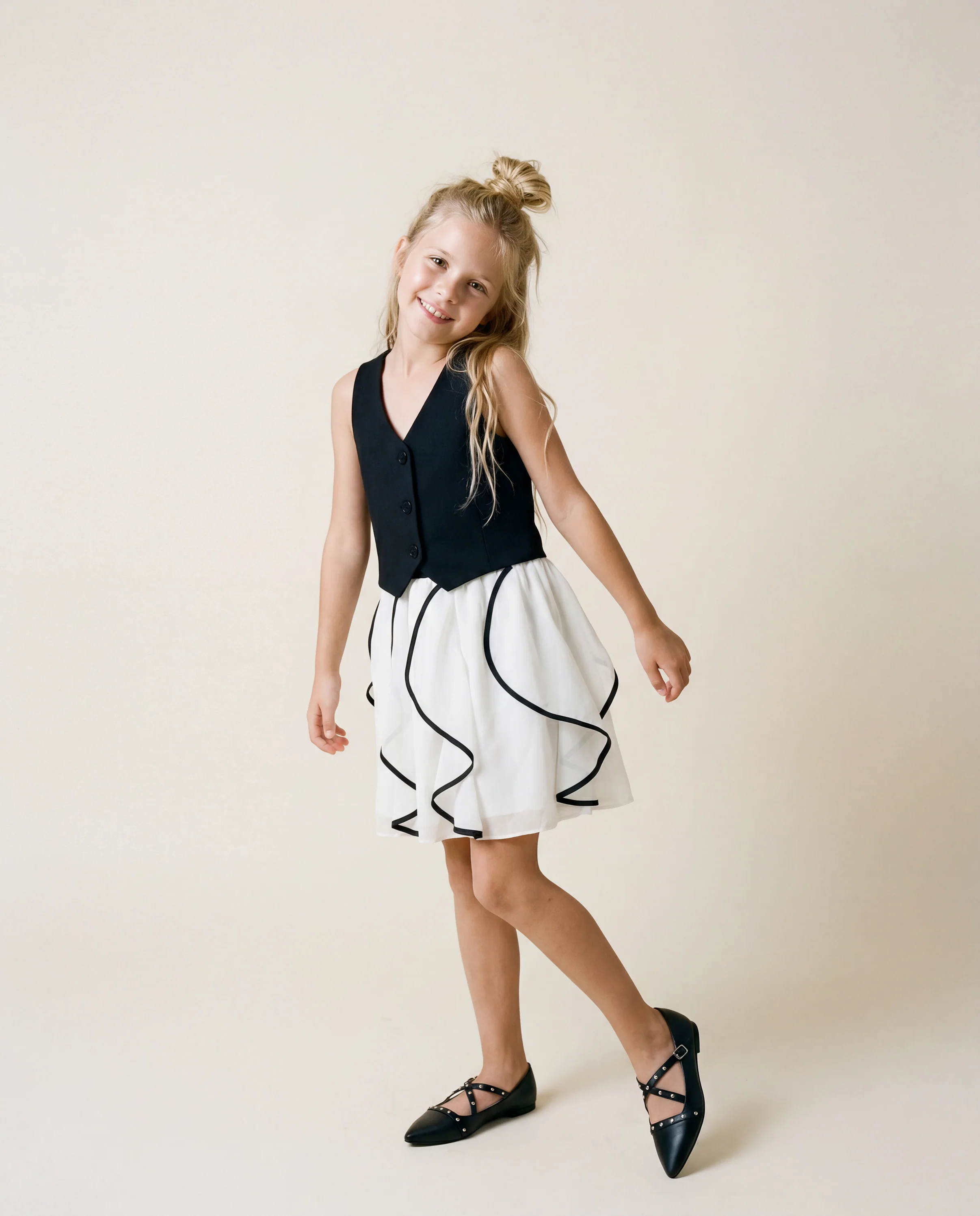 Patrizia Pepe Kids Abito Bianco/Nero con Gilet e Gonna Rouches per Bambine
